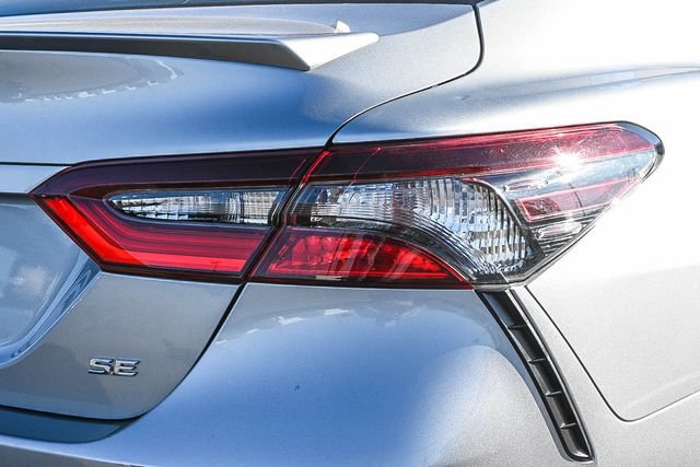 Used 2024 Toyota Camry SE FWD image 11