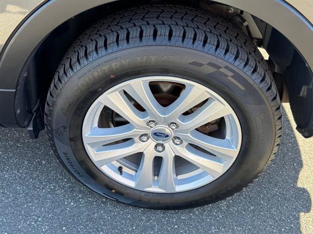 Certified 2018 Ford Explorer XLT w/ Equipment Group 201A AWD/4WD image 26