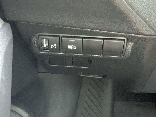 Used 2023 Toyota Corolla Cross XLE AWD/4WD image 26