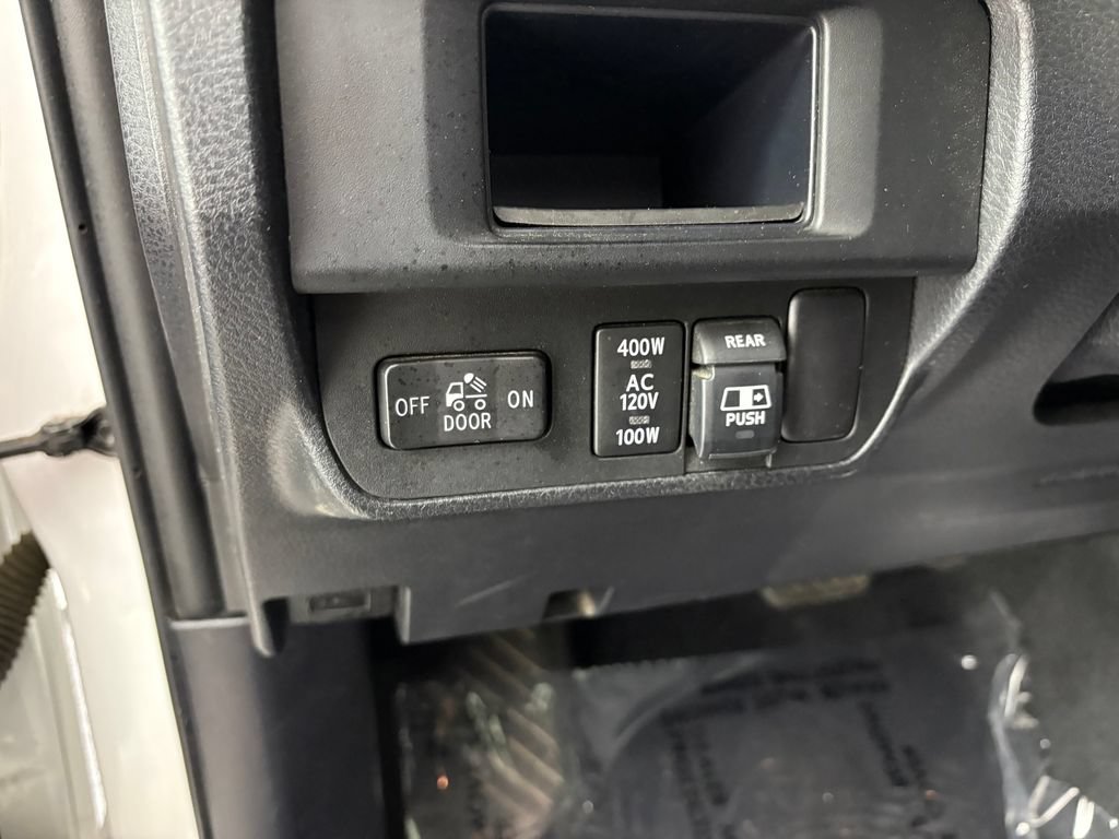 Used 2017 Toyota Tacoma TRD Off-Road w/ Tow Package RWD image 14
