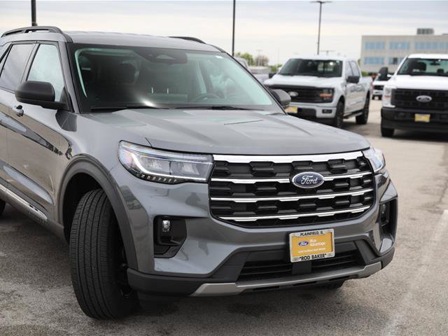 Certified 2025 Ford Explorer Active w/ Active Comfort Package AWD/4WD image 4