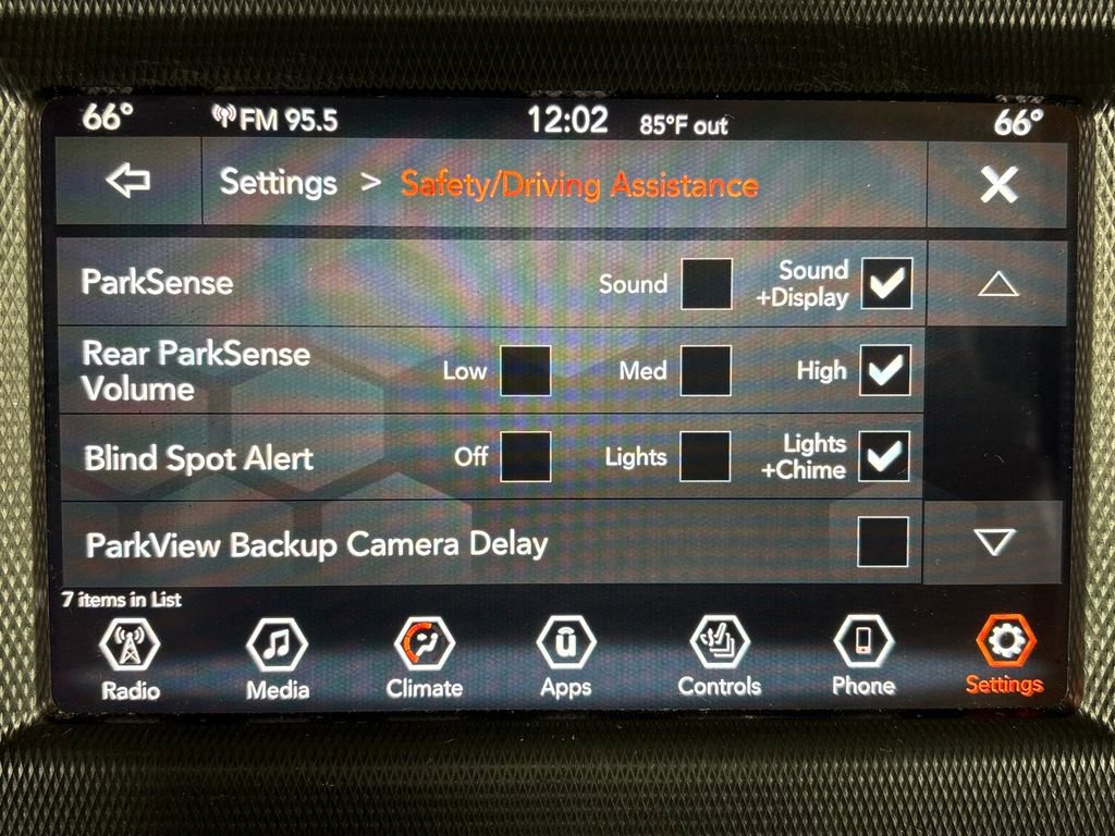 Used 2018 Jeep Wrangler Sport S image 26