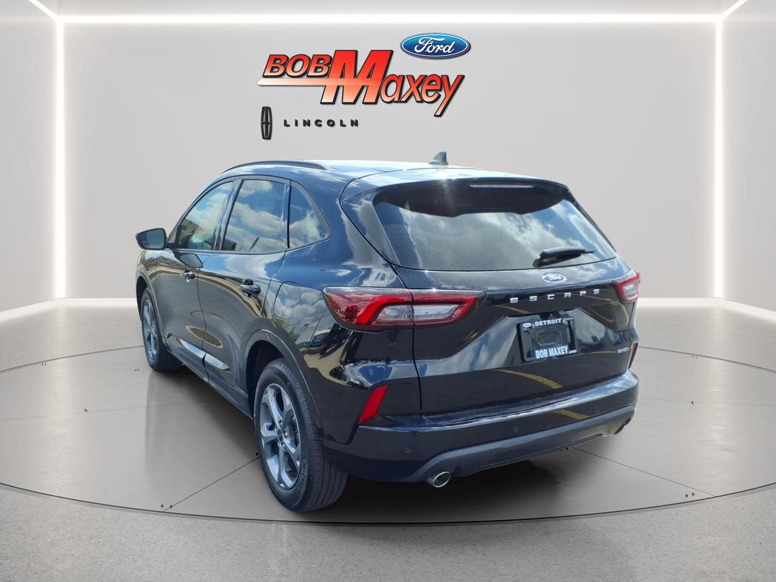 Certified 2024 Ford Escape ST-Line w/ Tech Pack #1 AWD/4WD image 6