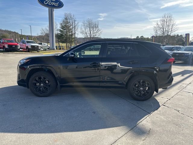 Used 2022 Toyota RAV4 SE image 5