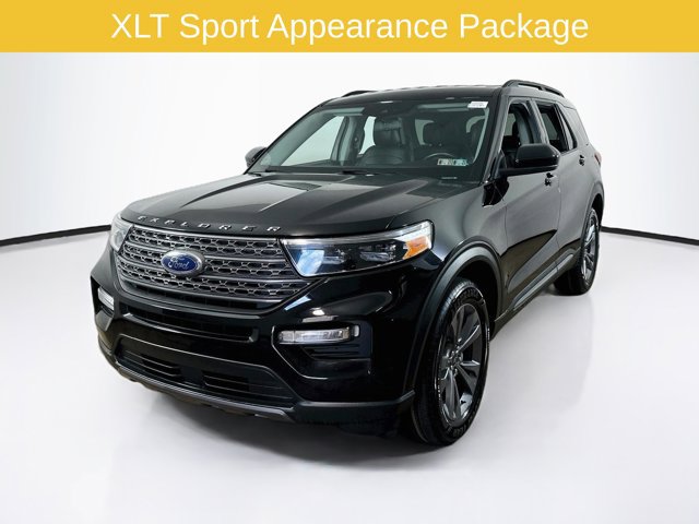 Certified 2022 Ford Explorer XLT w/ Equipment Group 202A AWD/4WD image 3