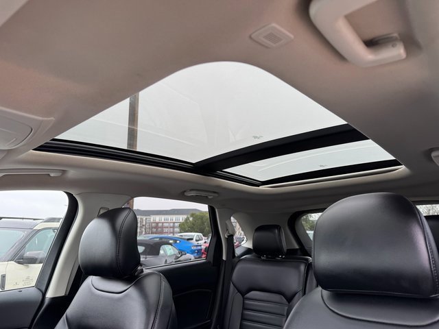 Certified 2019 Ford Edge SEL w/ Equipment Group 201A image 28