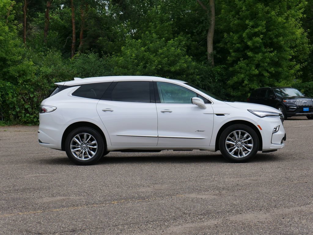 Used 2024 Buick Enclave Avenir w/ Avenir Technology Package AWD/4WD image 2