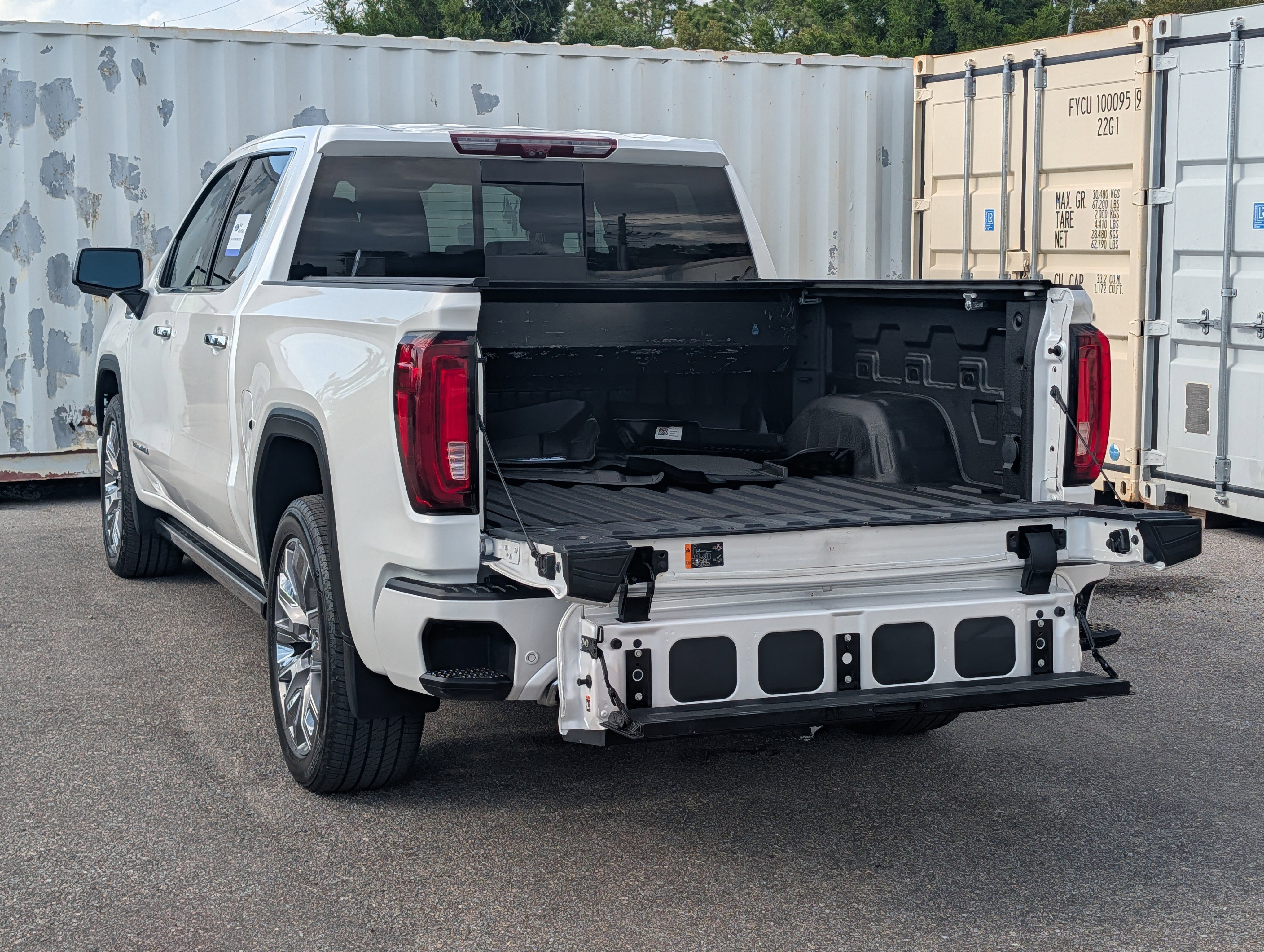 Used 2024 GMC Sierra 1500 Denali AWD/4WD image 14