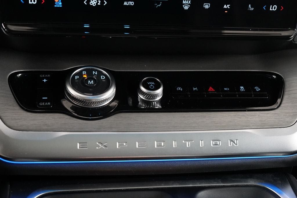 Certified 2025 Ford Expedition Platinum AWD/4WD image 28