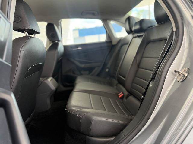 Used 2024 Volkswagen Jetta SE FWD image 7
