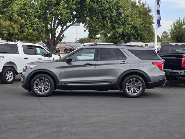 Certified 2024 Ford Explorer XLT w/ Equipment Group 202A RWD image 7