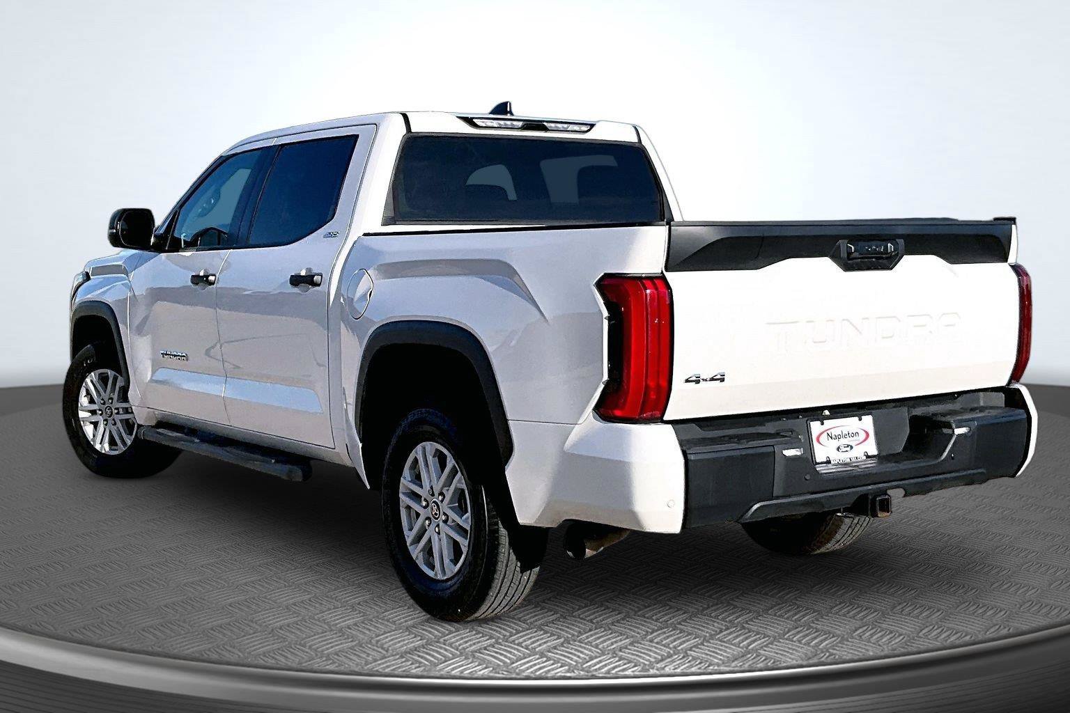 Used 2024 Toyota Tundra SR5 w/ SR5 Convenience Package AWD/4WD image 15