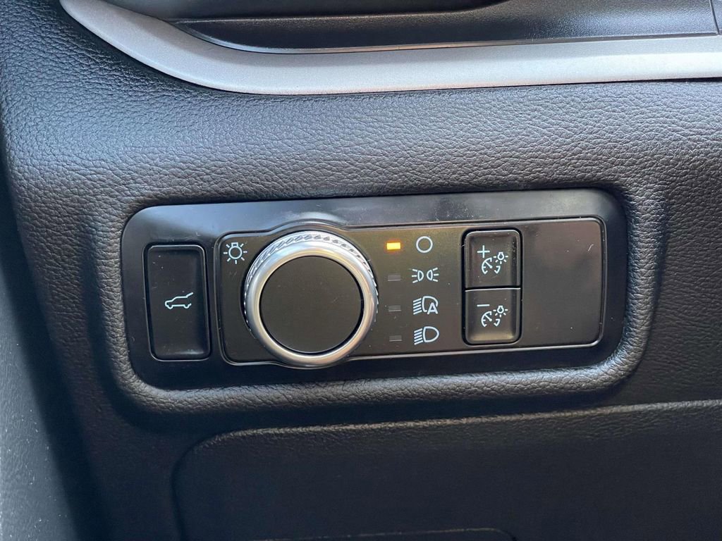 Certified 2023 Ford Explorer XLT image 11