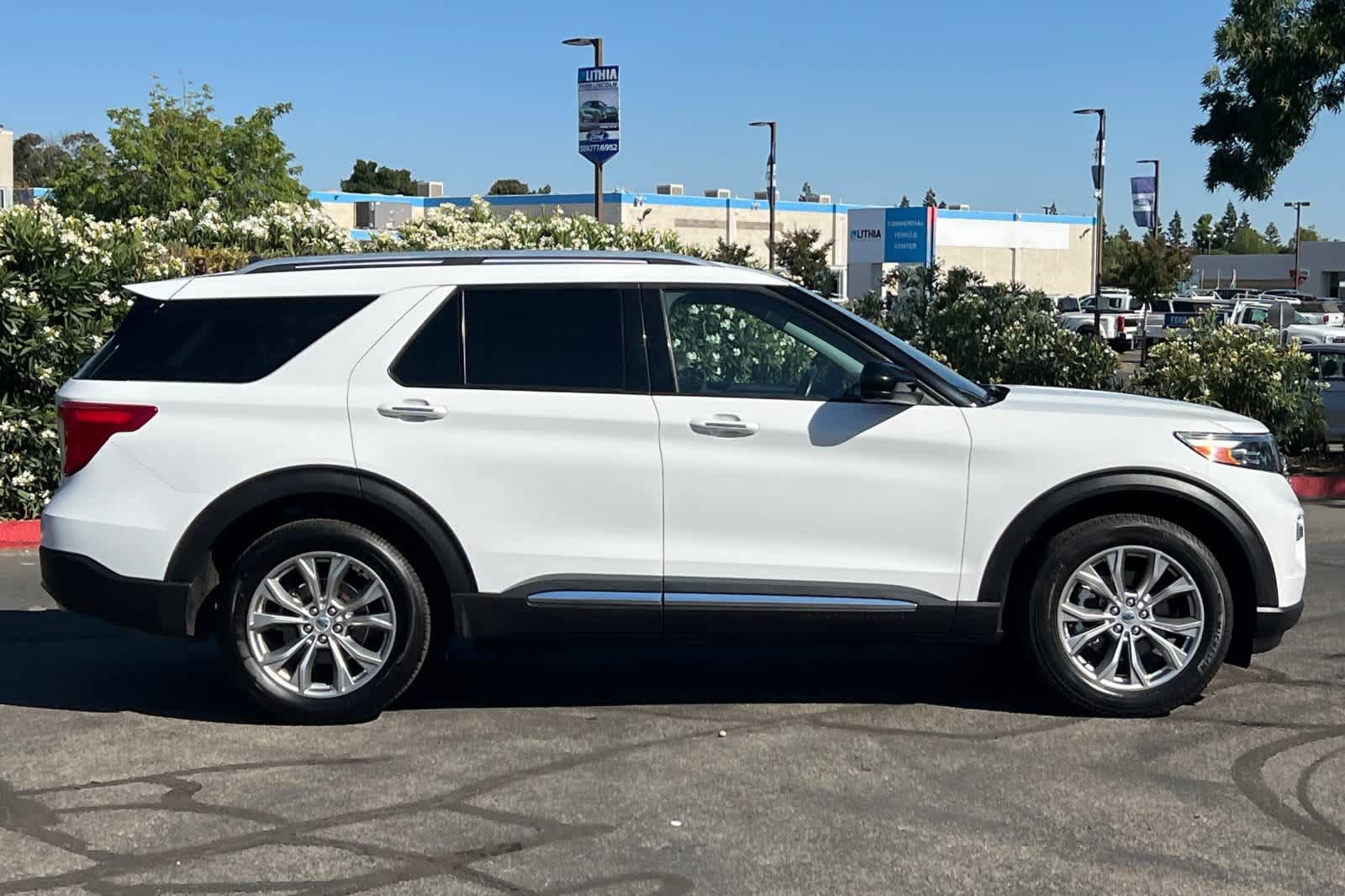 Certified 2023 Ford Explorer Limited AWD/4WD image 9