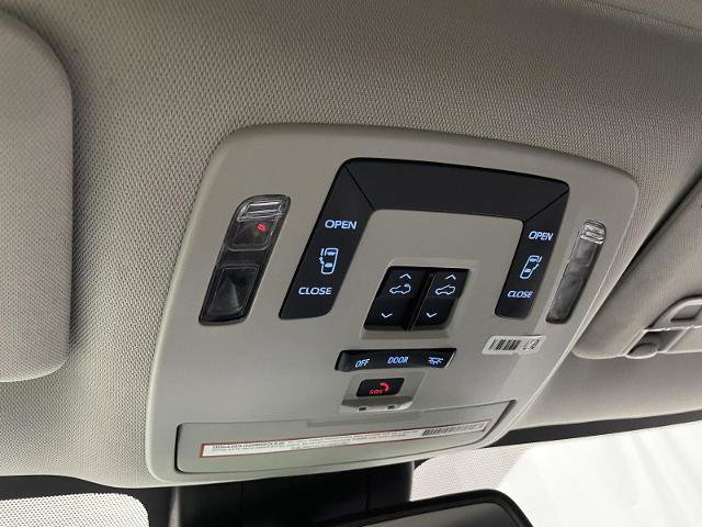 Used 2021 Toyota Sienna LE w/ LE Plus Package image 27