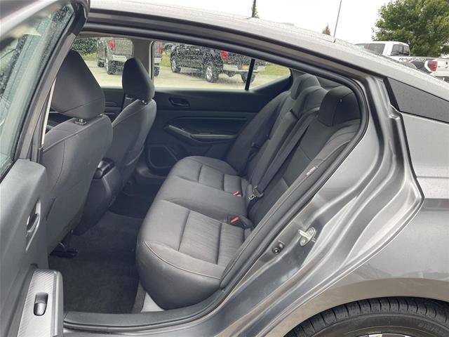 Used 2025 Nissan Altima 2.5 SV FWD image 20