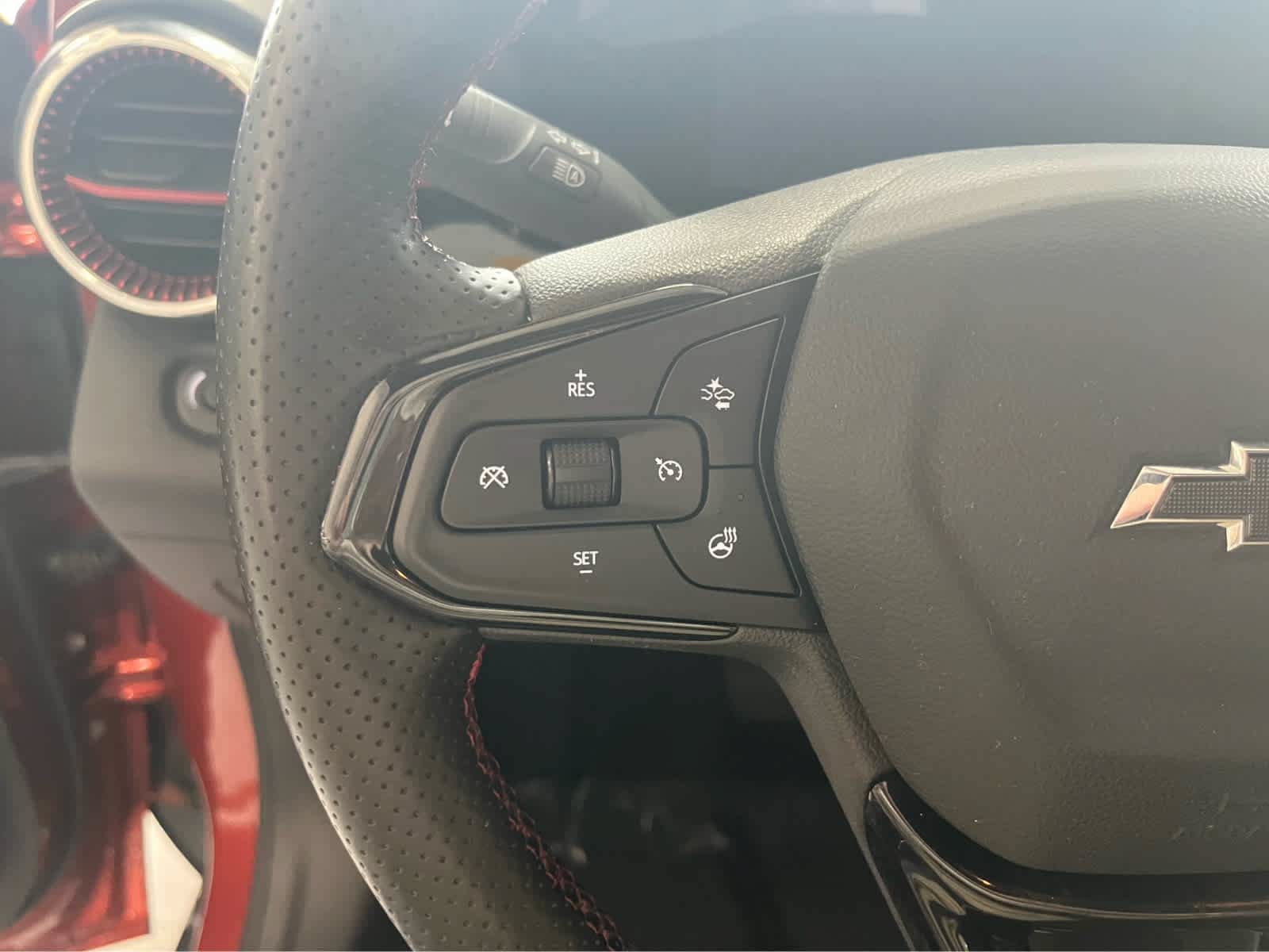 Used 2024 Chevrolet Trax RS w/ Driver Confidence Package FWD image 27