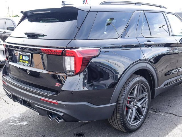 Certified 2026 Ford Explorer ST AWD/4WD image 9