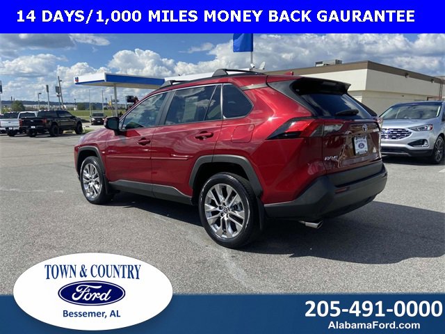 Used 2021 Toyota RAV4 XLE Premium image 4