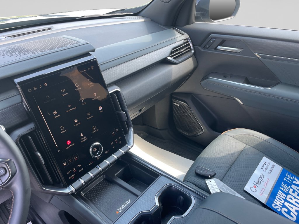 Used 2025 GMC Acadia AT4 w/ LPO, Floor Liner Package AWD/4WD image 32