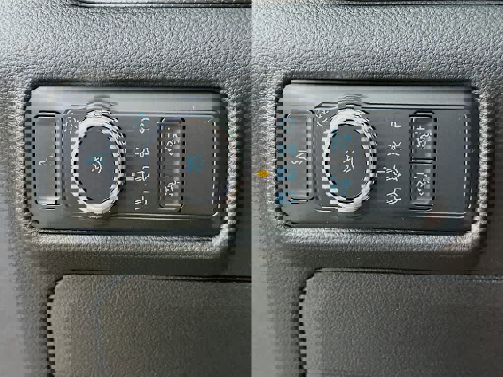 Certified 2022 Ford Explorer ST-Line w/ Class IV Trailer Tow Package image 28