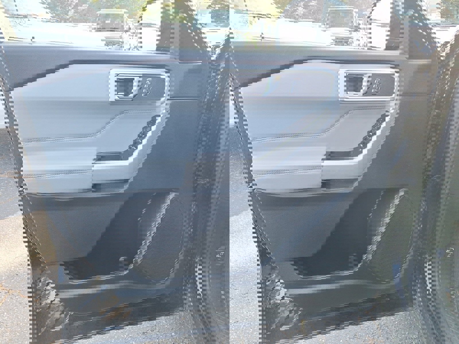 Certified 2022 Ford Explorer XLT w/ Equipment Group 202A image 10