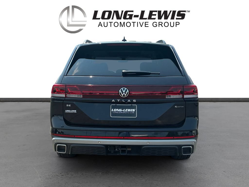 Used 2024 Volkswagen Atlas Peak Edition SE AWD/4WD image 5