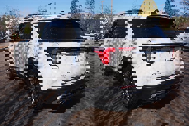 Certified 2025 Ford Explorer Platinum w/ Ultimate Package image 3