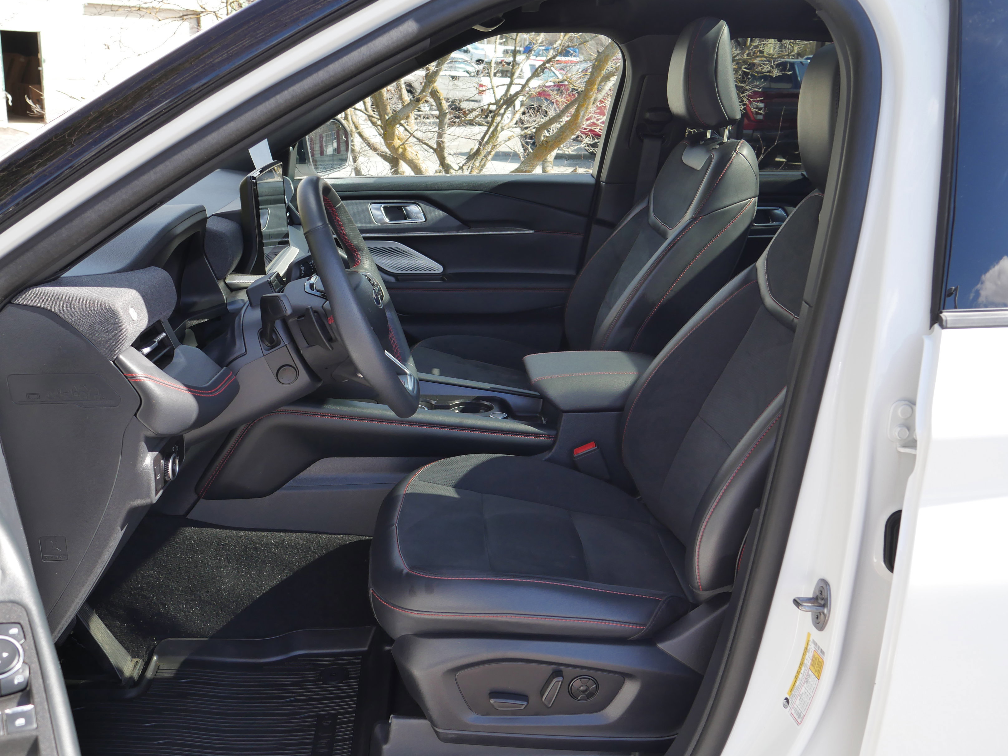 Certified 2025 Ford Explorer ST image 9