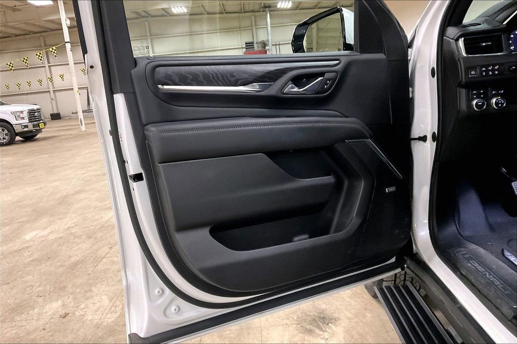 Used 2023 GMC Yukon Denali w/ LPO, Floor Liner Package AWD/4WD image 22