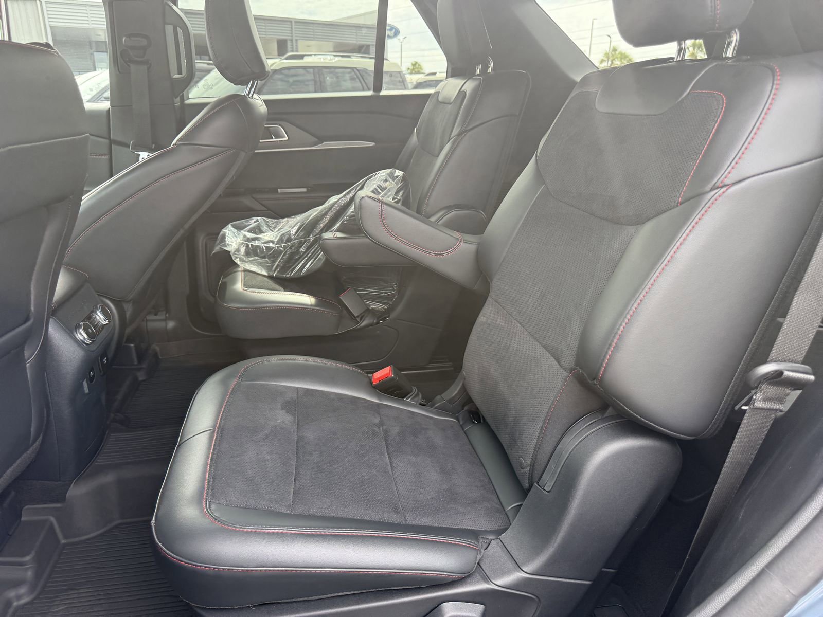 Certified 2025 Ford Explorer ST w/ Sun And Sound Package AWD/4WD image 19