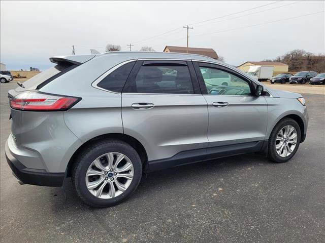 Certified 2020 Ford Edge Titanium image 2