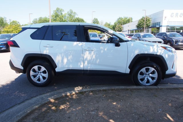 Used 2024 Toyota RAV4 LE FWD image 8