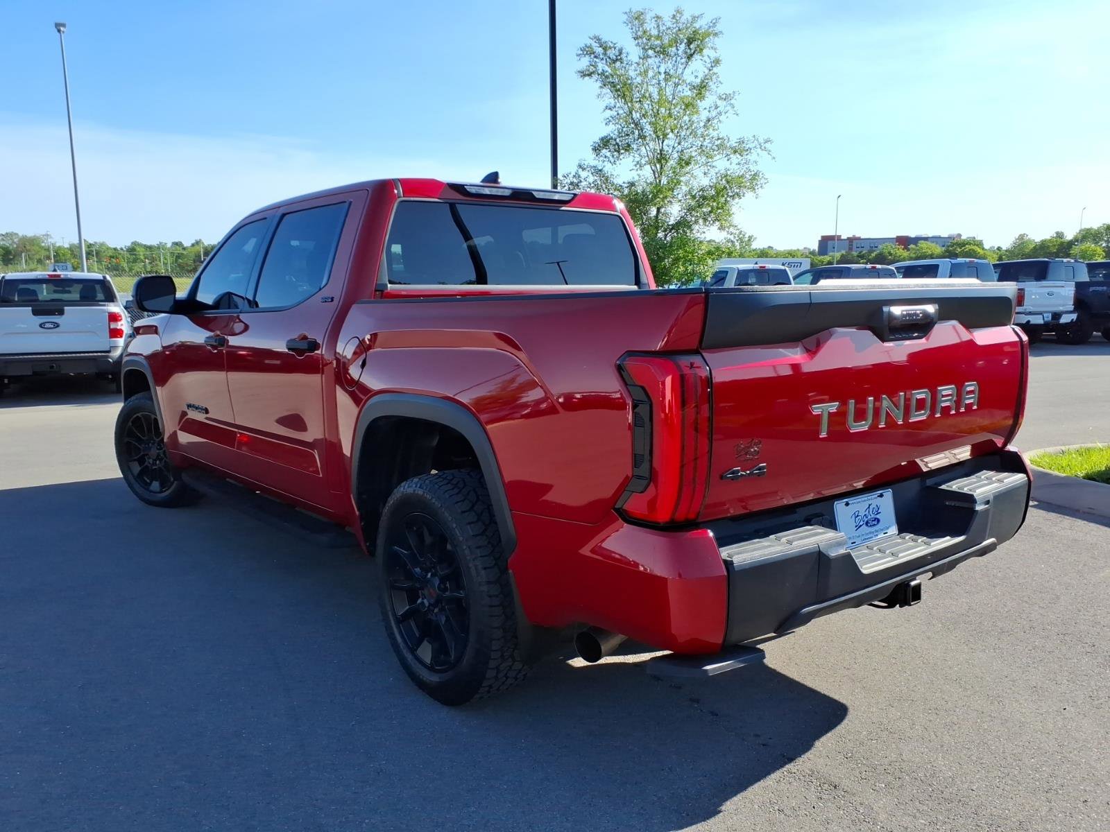 Used 2022 Toyota Tundra SR5 AWD/4WD image 5