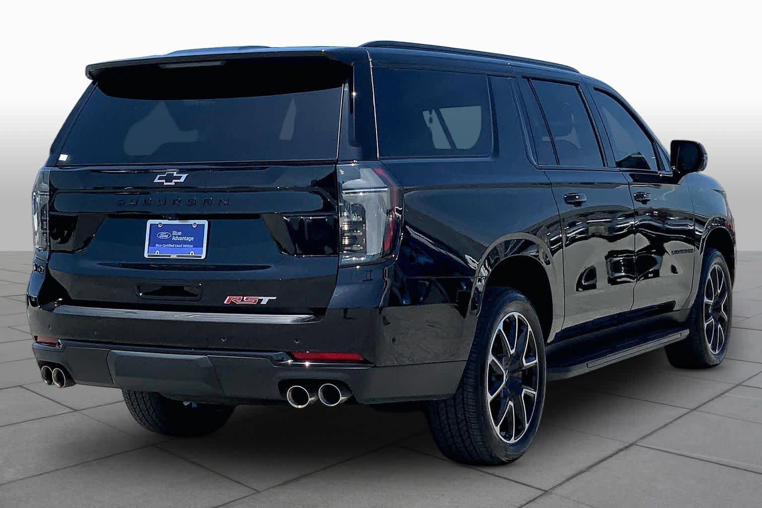 Used 2025 Chevrolet Suburban RST w/ Comfort Package AWD/4WD image 13