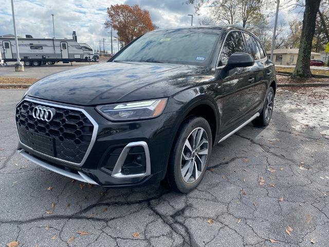 Used 2023 Audi Q5 2.0T Premium w/ Convenience Package image 3