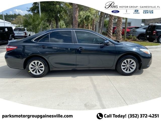 Used 2017 Toyota Camry LE image 3