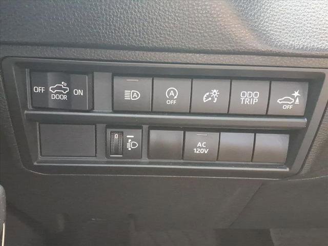 Used 2022 Toyota Tundra SR5 w/ SR5 Premium Package image 11