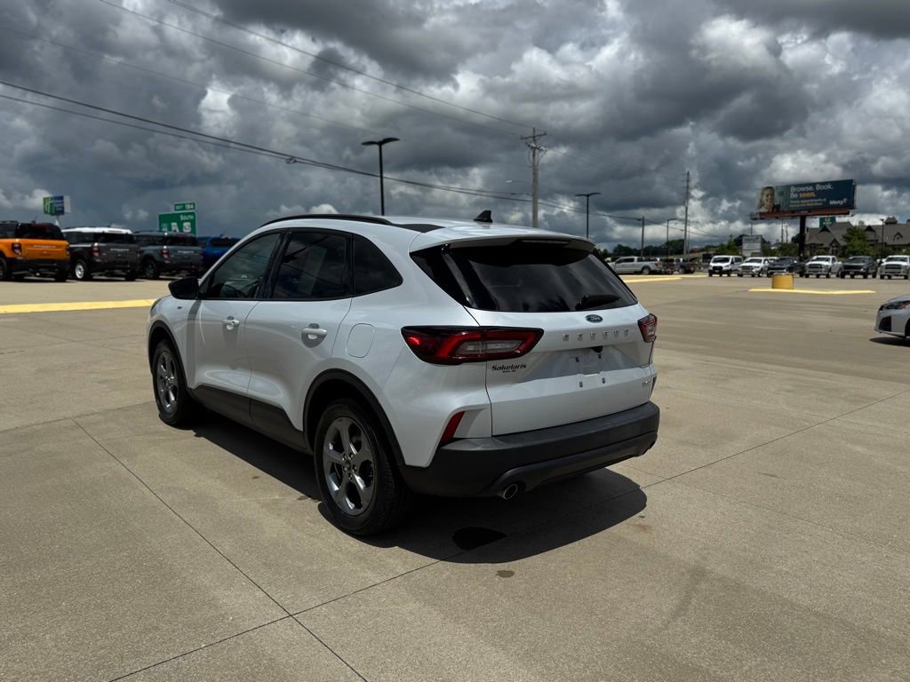 Certified 2025 Ford Escape ST-Line AWD/4WD image 7