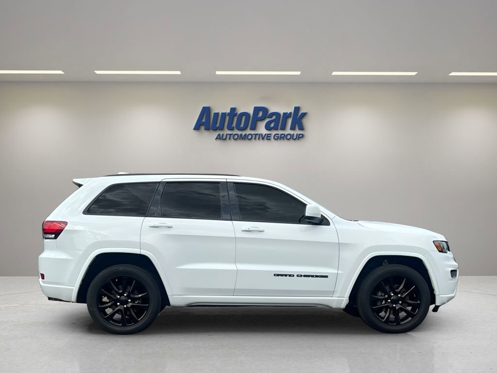 Used 2020 Jeep Grand Cherokee Altitude AWD/4WD image 8