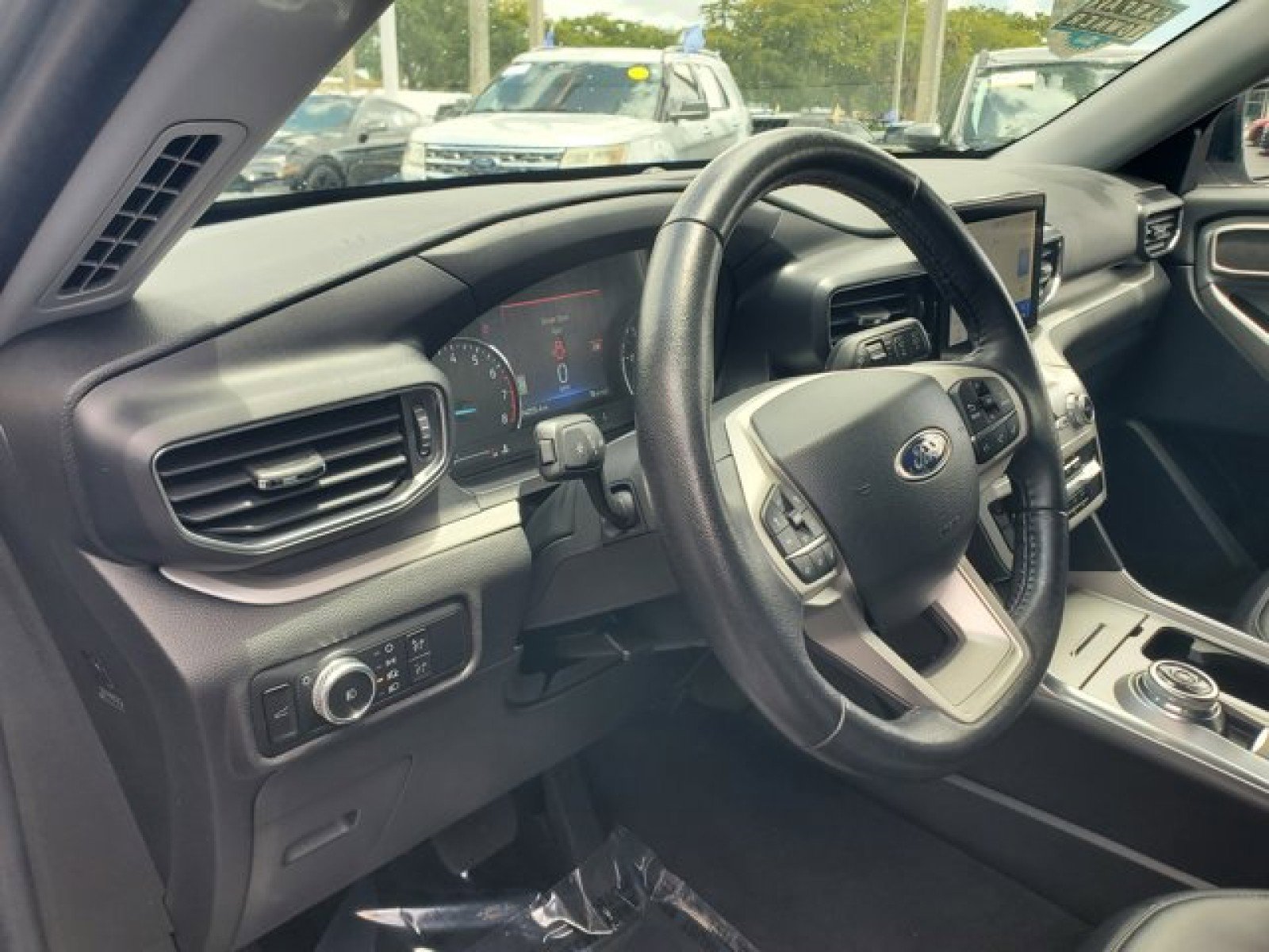 Certified 2023 Ford Explorer XLT w/ Equipment Group 202A RWD image 10
