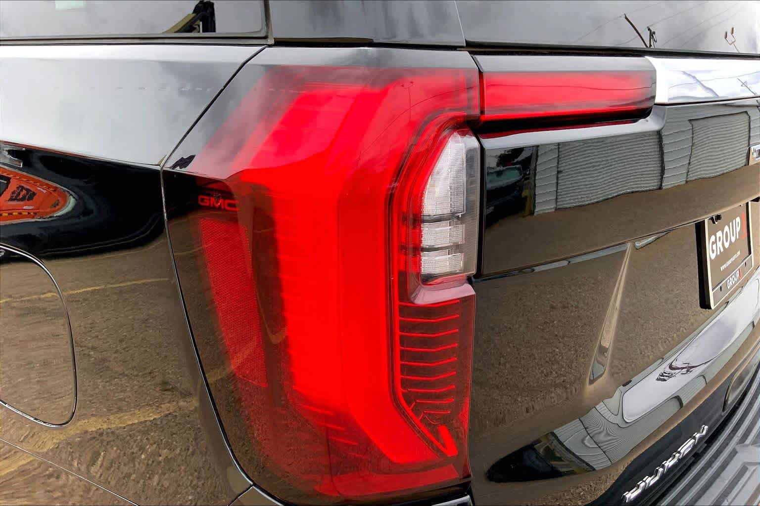 Used 2025 GMC Yukon XL Denali AWD/4WD image 29