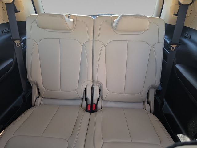 Used 2022 Jeep Grand Cherokee L Limited AWD/4WD image 21