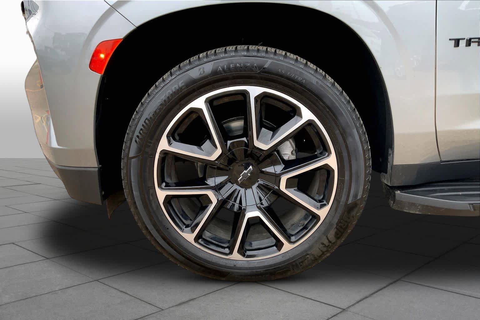 Used 2023 Chevrolet Tahoe RST w/ Luxury Package AWD/4WD image 11