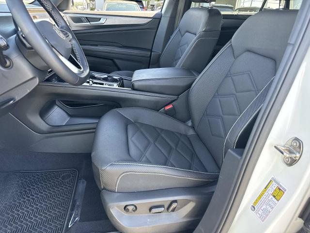 Used 2024 Volkswagen Atlas Cross Sport SE FWD image 18