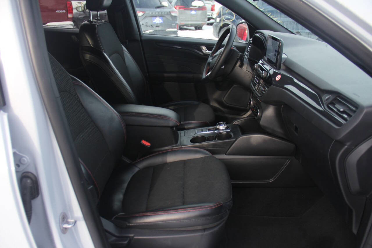 Certified 2025 Ford Escape ST-Line Select image 24