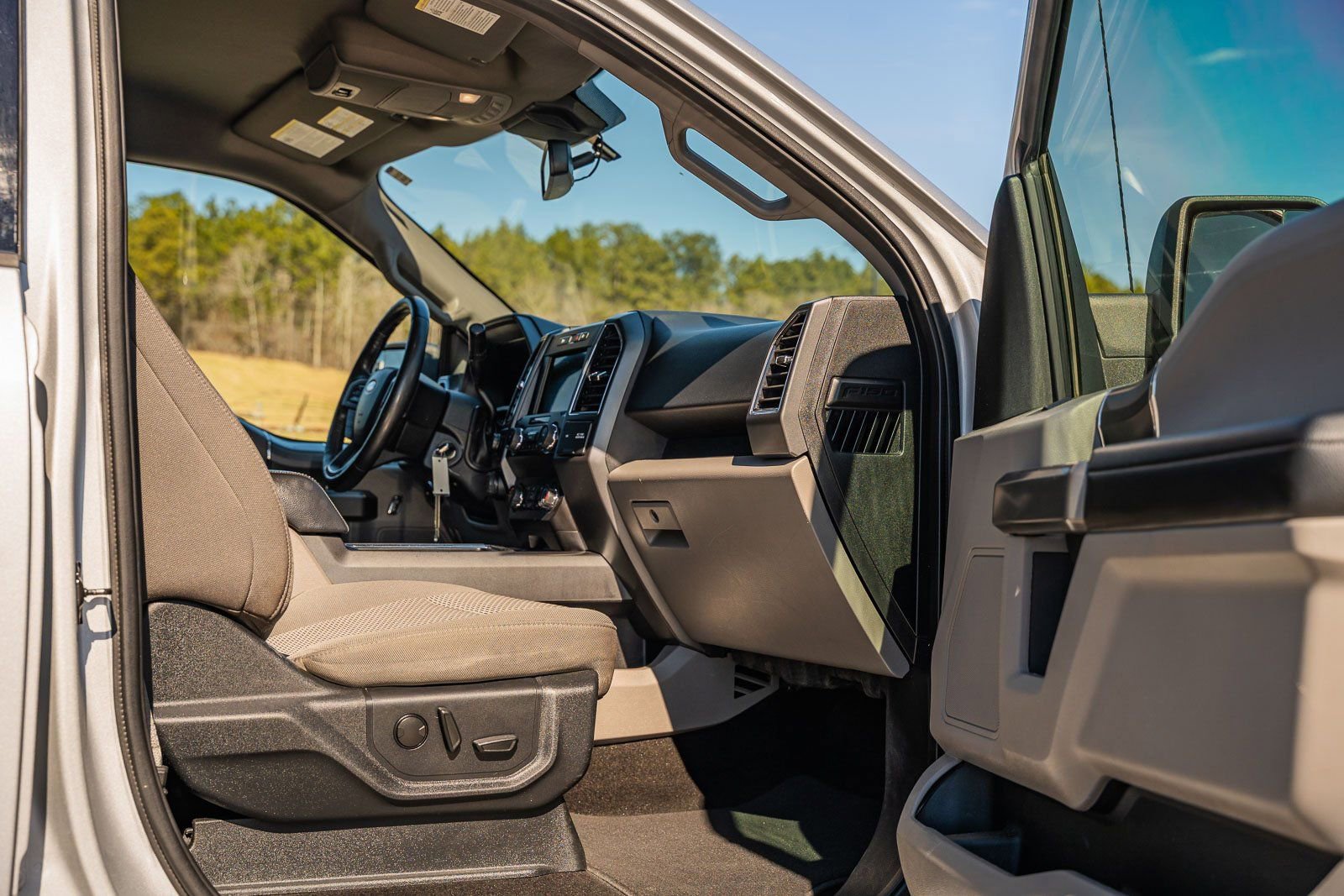 Certified 2019 Ford F150 XLT w/ Equipment Group 302A Luxury image 15