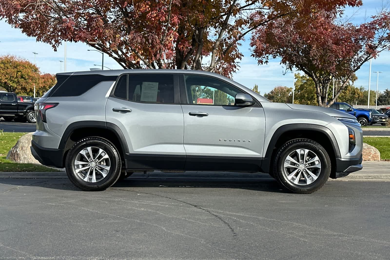 Used 2026 Chevrolet Equinox LT AWD/4WD image 8