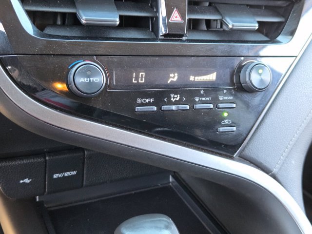 Used 2021 Toyota Camry SE FWD image 23