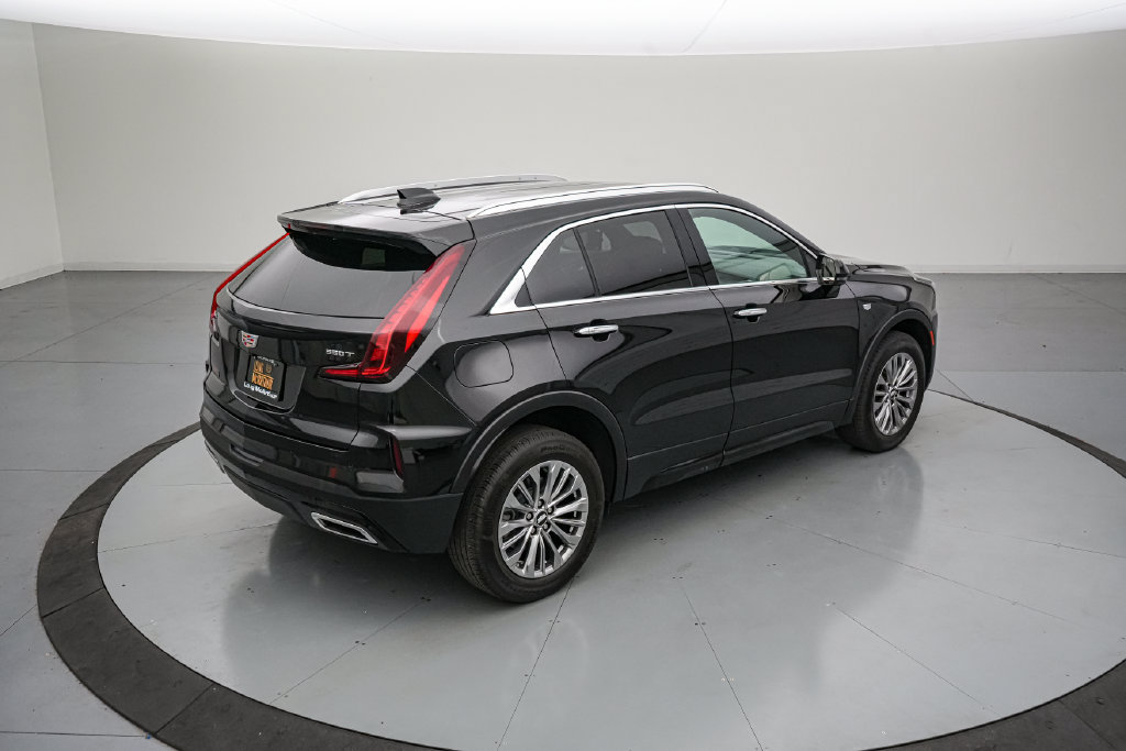 Used 2025 Cadillac XT4 Premium Luxury FWD image 4